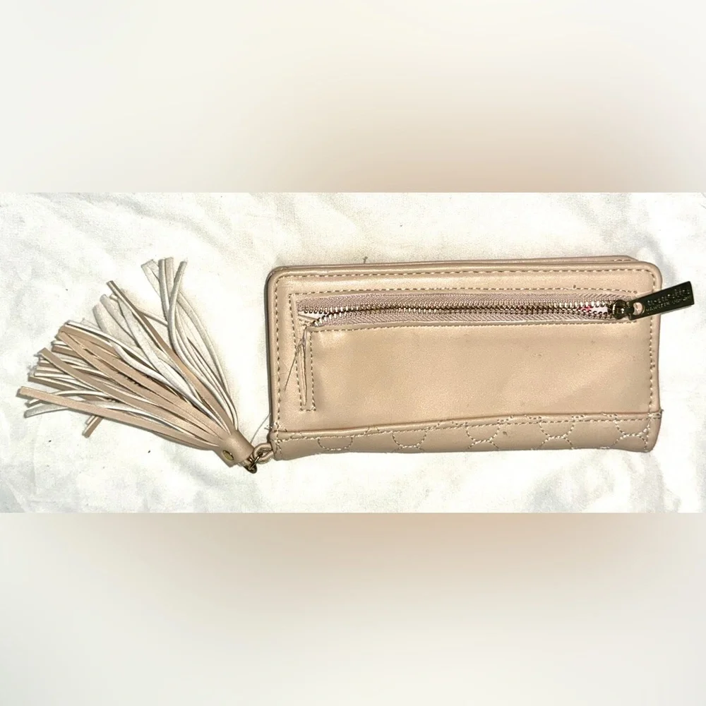 NANETTE LEPORE QUILTED PHONE WALLET - Picture 2 of 5